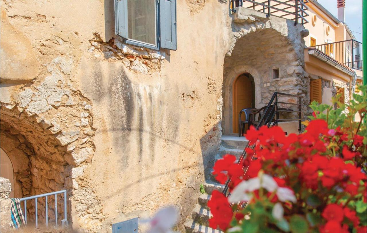 1 Bedroom Beautiful Apartment In Omisalj Exterior photo