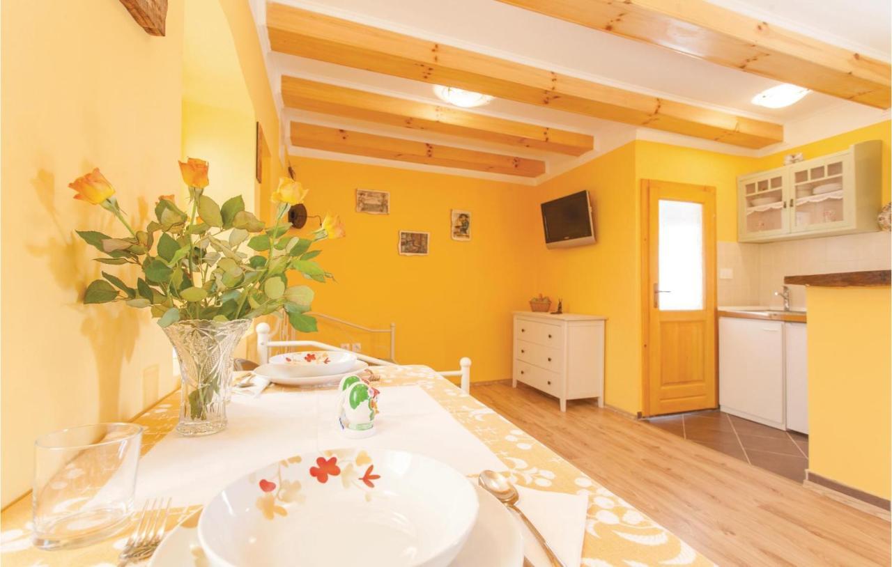1 Bedroom Beautiful Apartment In Omisalj Exterior photo