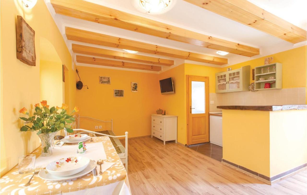 1 Bedroom Beautiful Apartment In Omisalj Exterior photo